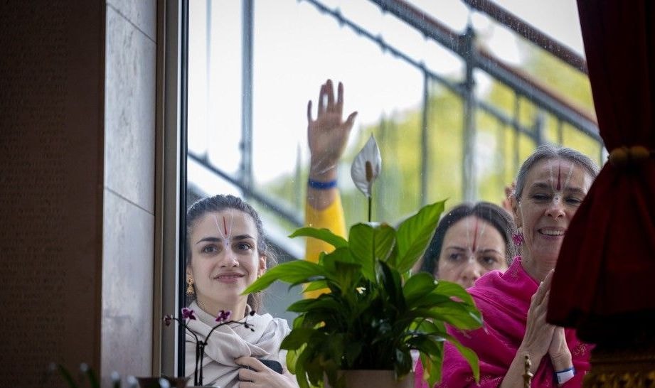 Couple performing yajna with fire