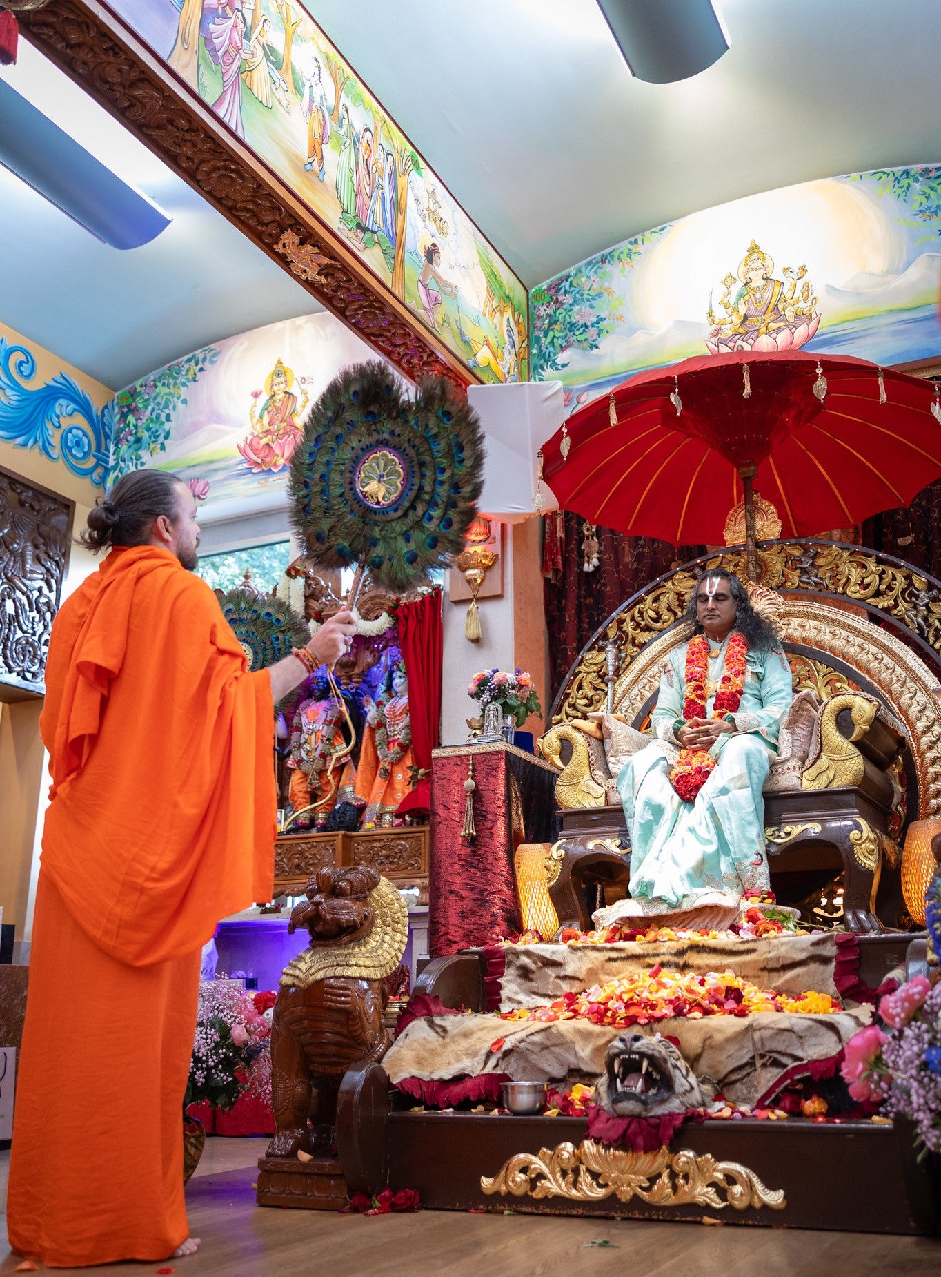 Paramahamsa Vishwananda birthday celebration at the temple